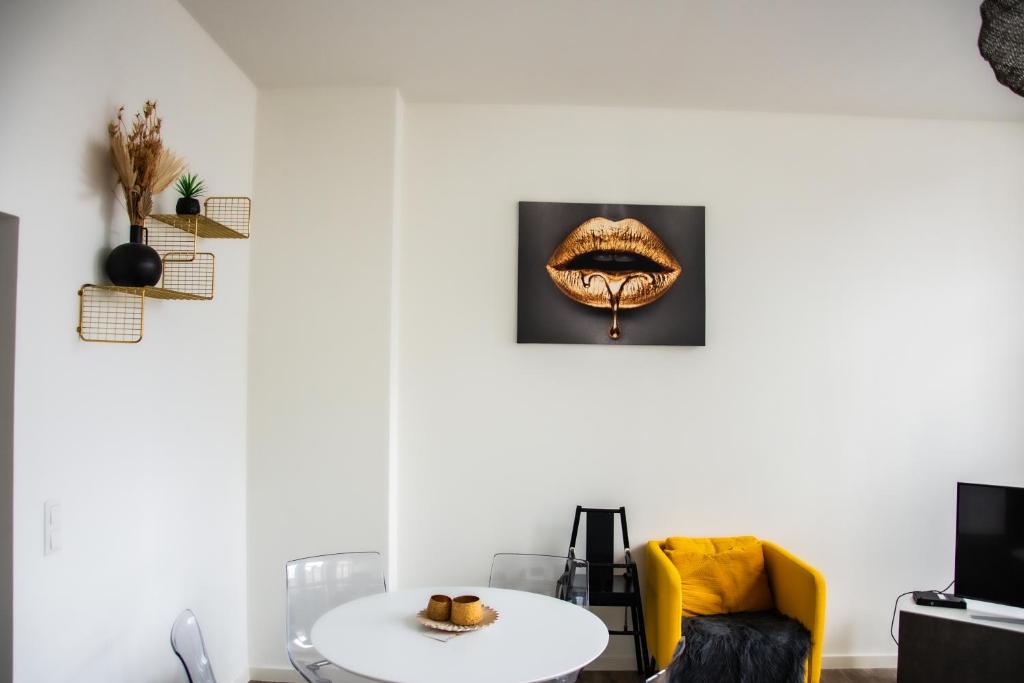 Apartment 5